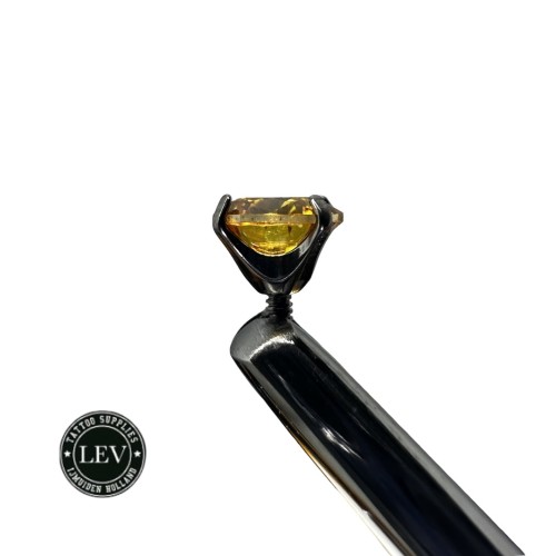 1.2 Titanium Internal Threaded Labret Met Moissanite Steen