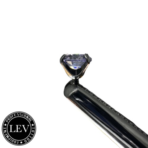 1.2 Titanium Internal Threaded Labret Met Moissanite Steen
