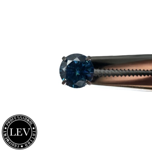 1.2 Titanium Internal Threaded Labret Met Moissanite Steen