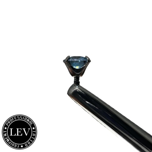 1.2 Titanium Internal Threaded Labret Met Moissanite Steen